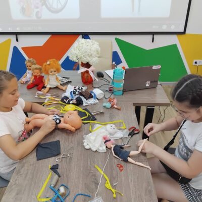 Клуб для дівчаток-підлітків