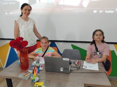 Клуб для дівчаток-підлітків