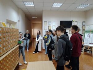 Екскурсія бібліотекою