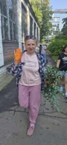 Прибрання сміття та листя