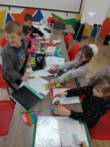 Фото з студії вивчення англійської