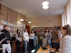 Екскурсія відділом сімейного читання