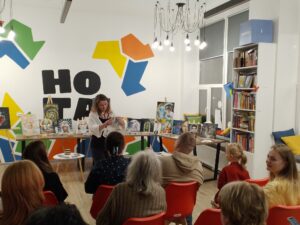 Спікер заходу художниця Іванна Оксенюк