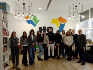 Спільне фото в Молодіжному просторі "НОТА"