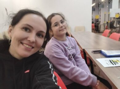 Happy English with Lucky and Cupcake