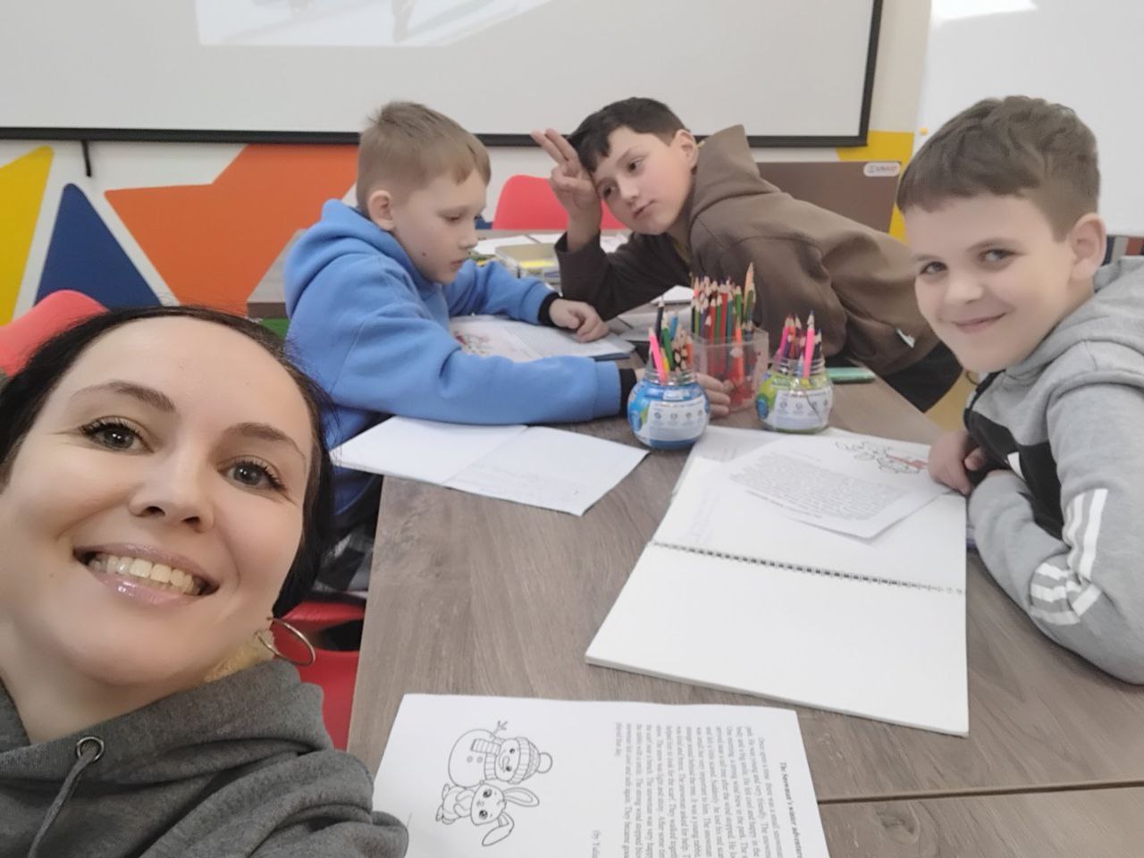 Happy English with Lucky and Cupcake