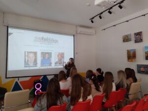 Перегляд документальних відео, репортажі про події Революції Гідності