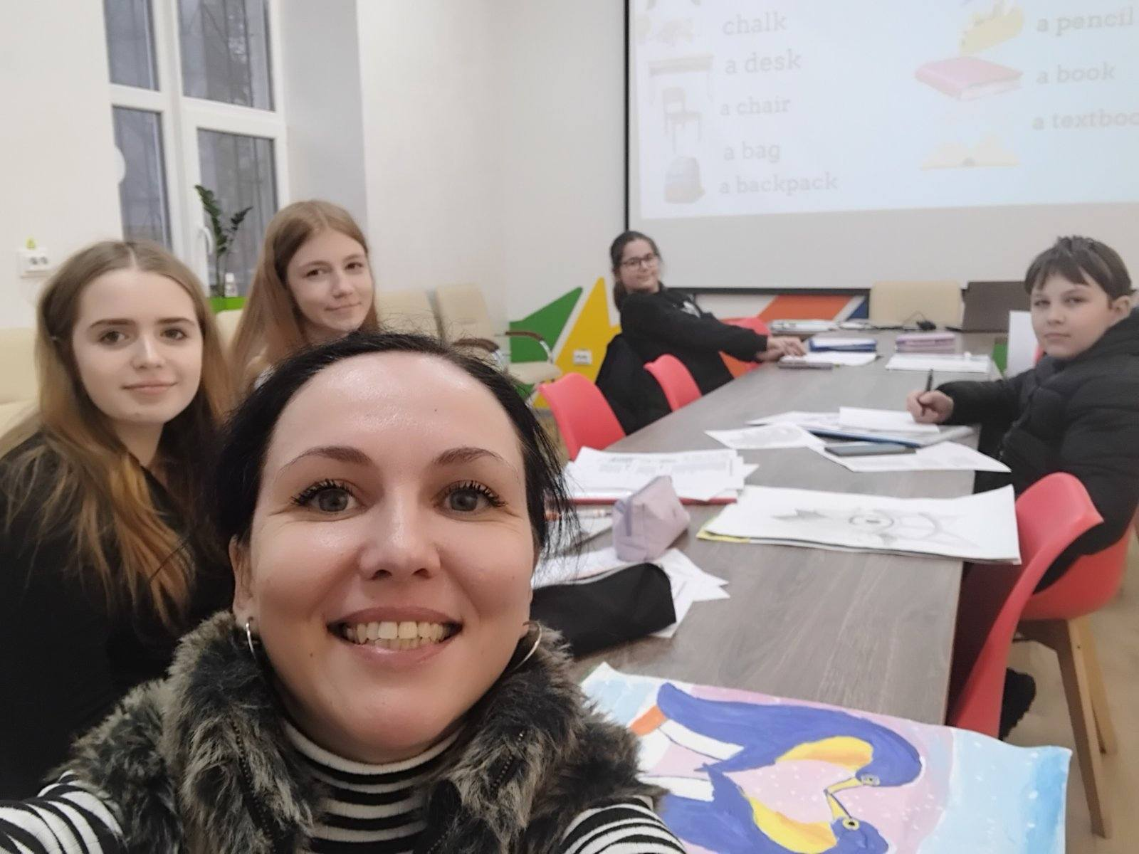 “Happy English with Lucky and Cupcake”