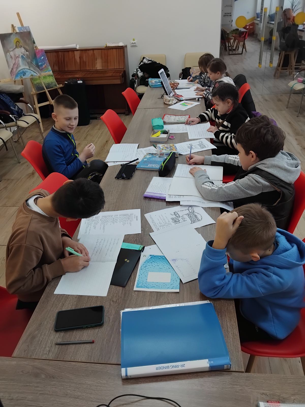 “Happy English with Lucky and Cupcake”