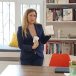 Зоряна Прокопчук проводить заняття English Club