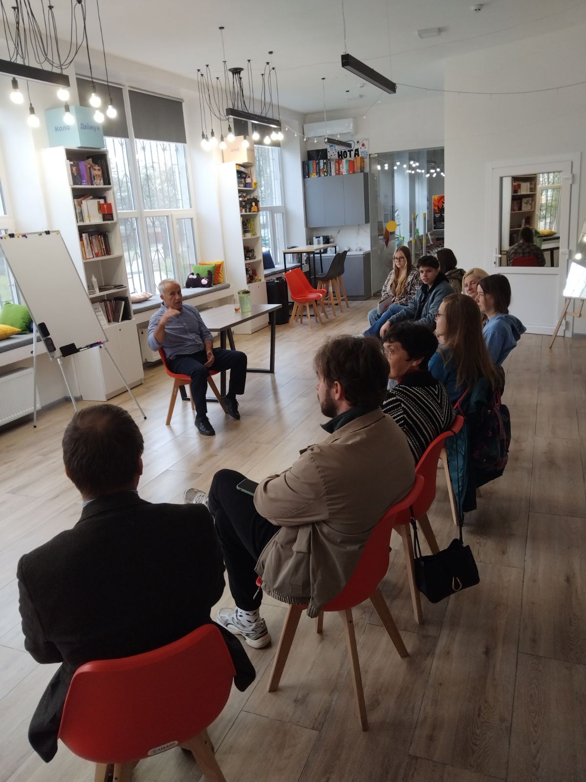 заняття English Speaking Club з носієм мови Алексом