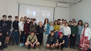 Тизер-зустріч перед прем’єрою вистави «Гидке каченя»