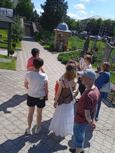Учасники дізналися про відомих рівнян похованих на «Грабнику»
