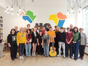 Зустріч молоді з бардом Юрієм Матвійчуком