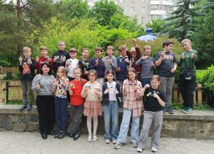 Спільне фото учнів "Школи Мрій"