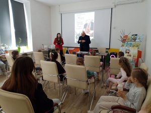 Микола Тимчак щиро відповідав на запитання читачів, розповідав про натхнення, роботу